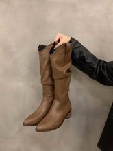Load image into Gallery viewer, Western Cowboy Pointed Toe Boots