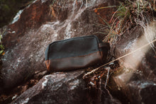 Load image into Gallery viewer, Dopp Kit