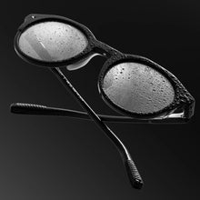 Load image into Gallery viewer, The Quincy - Black Mirror