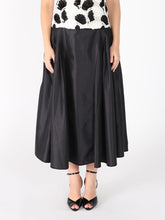 Load image into Gallery viewer, Wide Width Skirt with Back Zipper