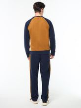 Load image into Gallery viewer, Suonare Crewneck- Bronze Brown
