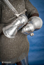 Load image into Gallery viewer, Mitten Gauntlets 15tg Cent. 1,6mm Polished