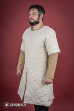 Load image into Gallery viewer, Short Sleeved Gambeson Natural