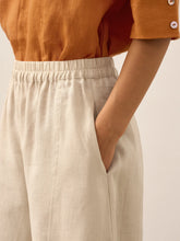 Load image into Gallery viewer, 100% Linen Classic Ankle Pants ZOE