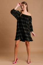 Load image into Gallery viewer, Off-Shoulder Balloon Sleeve Velvet Mini Dress – Glamorous Off-Shoulder Design, Playful Balloon Sleeves, Luxurious Velvet Fabric, Elegant & Sexy Mini Dress for Parties and Date Nights