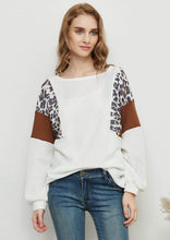 Load image into Gallery viewer, Leopard Pullover Knit Sweater