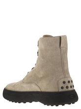 Load image into Gallery viewer, Tod's Men Suede Lace-Up Boot