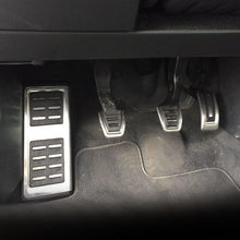 Load image into Gallery viewer, Auto Car Pedals Foot Fuel Brake Clutch Cover Nonslip Car Pedal Pads Auto Sports Gas Fuel Petrol Clutch Brake Pad Cover Foot Pedals Rest Plate Kit Pedal Covers Accessories Replacement Pedal Aluminum Alloy Pedals Set