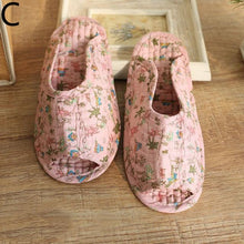 Load image into Gallery viewer, Autumn Winter Women Indoor Slippers Vintage Floral Home Bedroom Slippers Soft Cotton Toe Sole Slippers Women Summer Plaid Slip On House Shoes Non Slip Bedroom Slippers