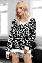 Load image into Gallery viewer, Leopard Print Contrast Binding Sweater