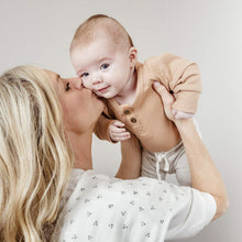 Load image into Gallery viewer, WeeSprout 100% Organic Cotton Burp Cloths — Ultra-Absorbent, Multi-Functional & Gentle on Baby’s Skin