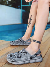 Load image into Gallery viewer, Camouflage Men Clogs Sandals Summer Outdoor Slippers Beach Aqua Shoes Slip On Flip Flops Garden Sandals Casual Outdoor Lightweight Clog Fashion Slip-On Sport Shoe Breathable Design Shoes