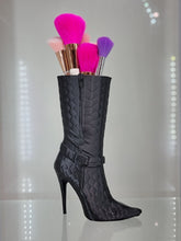 Load image into Gallery viewer, Chic High-Heel Boot Brush Holder – Stylish Organizer for Makeup Brushes or Floral Arrangements