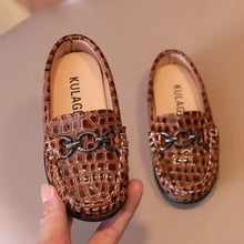 Load image into Gallery viewer, Chic Toddler Leather Kicks