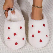 Load image into Gallery viewer, Cushy Heart Top Fluffy Slippers