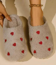 Load image into Gallery viewer, Cushy Heart Top Fluffy Slippers