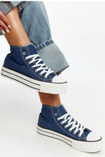 Load image into Gallery viewer, Bagy denim sneakers