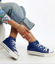 Load image into Gallery viewer, Solea Regular blue high-top sneakers