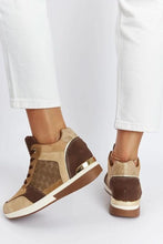 Load image into Gallery viewer, Solea Chestnut Sneakers