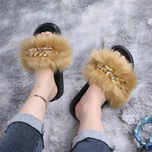 Load image into Gallery viewer, Cute Fluffy Ladies Indoor Warm Slippers Furry Luxury Flip Flops Women's Fashion Flat Soft Flip Flops