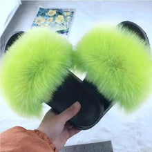 Load image into Gallery viewer, Cute Fluffy Ladies Indoor Warm Slippers Furry Luxury Flip Flops Women's Fashion Flat Soft Flip Flops