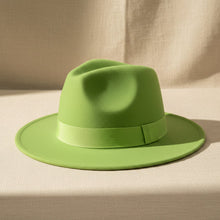 Load image into Gallery viewer, Wide Brim Bell Crown Wool Hat – Unisex Sun & Warmth Hat