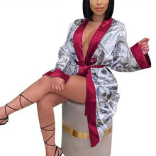 Load image into Gallery viewer, Elegant Women Indoor Robes Modern Design Bathrobes Ladies Long Sleepwear Soft And Comfortable Womens Bathrobes