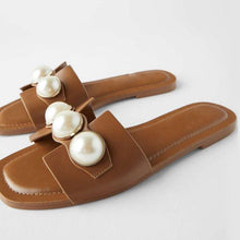 Load image into Gallery viewer, Fashion Party Dresses Shoes Pearl Sandals Flat Women Flip Flops Casual Beach Flat Slippers Dressy Flat Sandals With Pearls Slip On Summer Beach Bridal Shoes