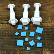 Load image into Gallery viewer, Fondant Cake Cookie Cutter Embossed Ejector Stamp Plunger Mold Kitchen Baking Cake Decorating Tools Heart Shaped Cookie Mold Hand Press Cookie Dessert Cutter Pastry Decoration Tool Mooncake Maker