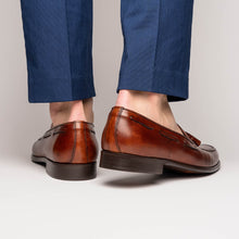 Load image into Gallery viewer, 15-586-CGN FRANCO Italian Calfskin Tassel Loafer Cognac