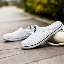 Load image into Gallery viewer, Garden Clog Women Quick Drying Summer Beach Slipper Flat Outdoor Sandals Breathable Mesh Sandals Beach Footwear Anti-Slip Slippers Quick Drying Sandals