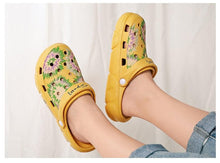 Load image into Gallery viewer, Gray Cute Summer Sandals Women Beach Sandals Non Slip Comfortable Lightweight Outdoor Sandals Woman Light Weight Quick Drying Slip-On Garden Clog Shoes Rubber Slipper