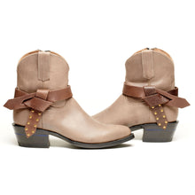 Load image into Gallery viewer, Boot Knot