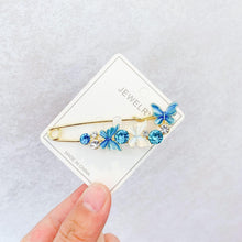 Load image into Gallery viewer, High-end Safety Pins For Women Flower Pin Crystal Rhinestones Safety Pins Woman Jewelry Accessories Hijab Scarf Clip Buckles