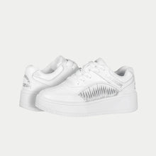 Load image into Gallery viewer, LA Gear Kids Flame Lowtop | White