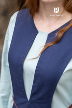 Load image into Gallery viewer, Surcoat Leonora Dark Blue