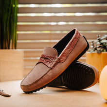 Load image into Gallery viewer, 31-160-CDY MONZA Sueded Calfskin with Crocodile Driver Candy