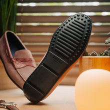 Load image into Gallery viewer, 31-160-CDY MONZA Sueded Calfskin with Crocodile Driver Candy