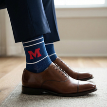 Load image into Gallery viewer, Navy Powder Stripe M Dress Socks
