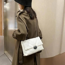 Load image into Gallery viewer, New Famous Casual Chain Crossbody Bags For Women Fashion Simple Shoulder Bag, Designer Handbags PU Leather Messenger Bags For Ladies