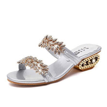 Load image into Gallery viewer, New Women Shoes Slippers Summer Beach Sandals Fashion Rhinestone Outdoor Slippers Flip Flops Beach Sandals Shining Rhinestones Shoes Diamond Comfortable Shoes Luxury Outdoor Women Slippers