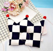 Load image into Gallery viewer, Newborn Baby Shaping Pillow Cute Crown Shape Backrest Cushion Anti-head Correction Bed Neck Support Pillows Baby Pillow Baby Bedding Air Mesh Organic Cotton Soft Baby Pillow Newborn Anti Flat Head Syndrome for Crib Cot Baby Pillow