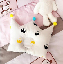 Load image into Gallery viewer, Newborn Baby Shaping Pillow Cute Crown Shape Backrest Cushion Anti-head Correction Bed Neck Support Pillows Baby Pillow Baby Bedding Air Mesh Organic Cotton Soft Baby Pillow Newborn Anti Flat Head Syndrome for Crib Cot Baby Pillow