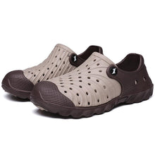 Load image into Gallery viewer, Outdoor Men Sandals Summer Hole Shoes Rubber Clogs Men Garden Shoes Black Beach Sandals Slippers Breathable Lightweight Sandals Unisex Beach Quick Drying Sandals Couple Outdoor Slippers