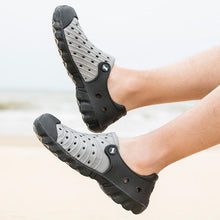 Load image into Gallery viewer, Outdoor Men Sandals Summer Hole Shoes Rubber Clogs Men Garden Shoes Black Beach Sandals Slippers Breathable Lightweight Sandals Unisex Beach Quick Drying Sandals Couple Outdoor Slippers