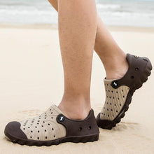Load image into Gallery viewer, Outdoor Men Sandals Summer Hole Shoes Rubber Clogs Men Garden Shoes Black Beach Sandals Slippers Breathable Lightweight Sandals Unisex Beach Quick Drying Sandals Couple Outdoor Slippers