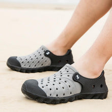 Load image into Gallery viewer, Outdoor Men Sandals Summer Hole Shoes Rubber Clogs Men Garden Shoes Black Beach Sandals Slippers Breathable Lightweight Sandals Unisex Beach Quick Drying Sandals Couple Outdoor Slippers