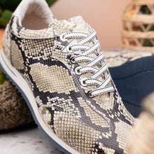 Load image into Gallery viewer, 65-215-WHT PERI Python Embossed Italian Calfskin Sneakers Black / White