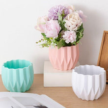 Load image into Gallery viewer, Plastic Vases Anti-ceramic Unbreakable Basket Imitation Rattan Flower Vase For Home Décor Desktop Decoration Living Room Office or Bookshelf