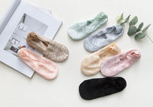 Load image into Gallery viewer, 5 Pairs Fashion Women Girls Summer Socks 7 Color Style Lace Flower Short Sock Antiskid Invisible Ankle Socks For Women